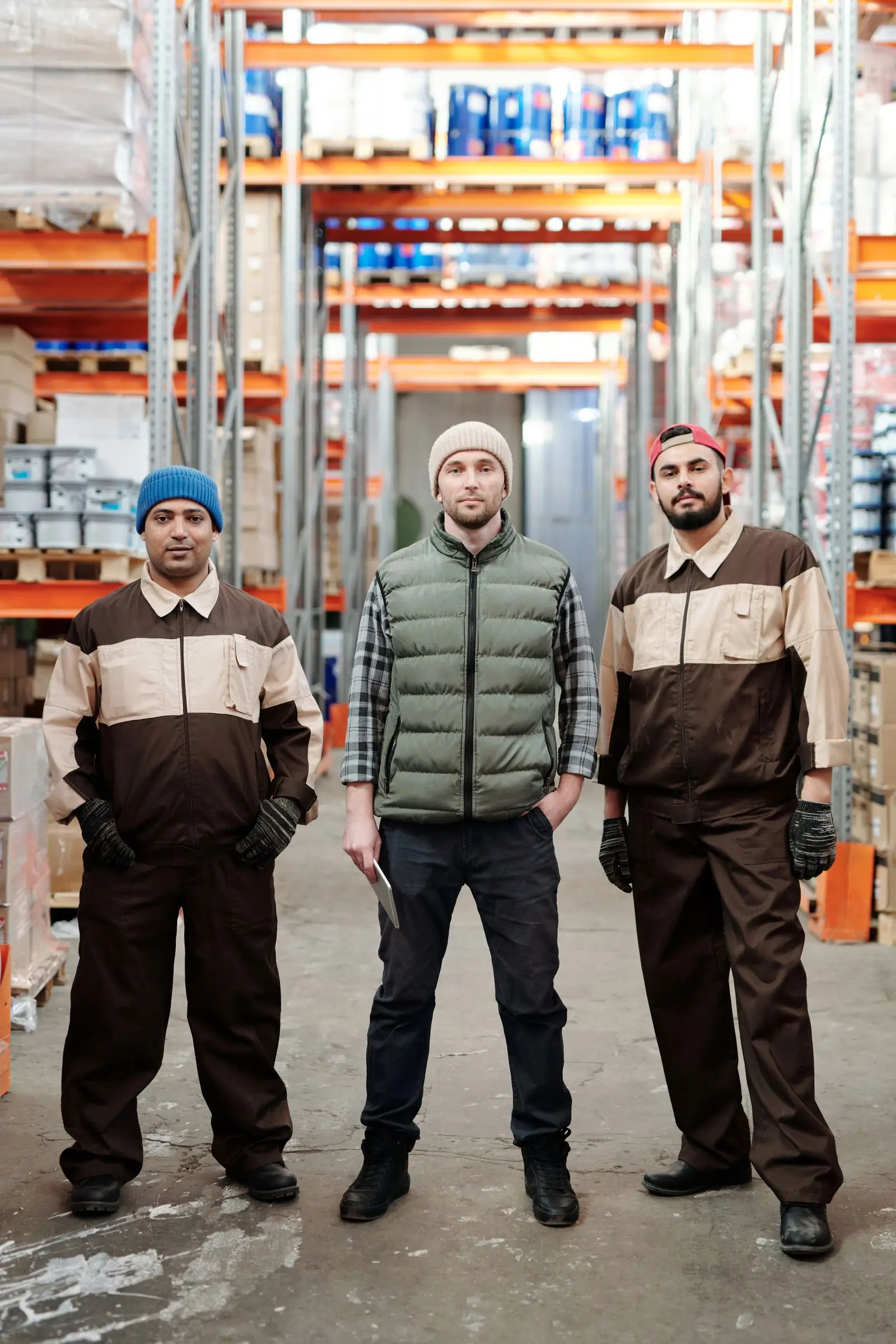 Depo ve saha işçileri iş botlarıyla